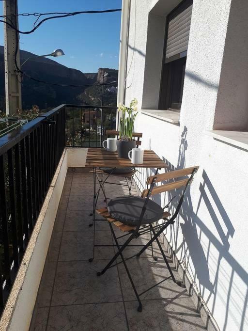 Apartamento Los Narcisos Chulilla Esterno foto